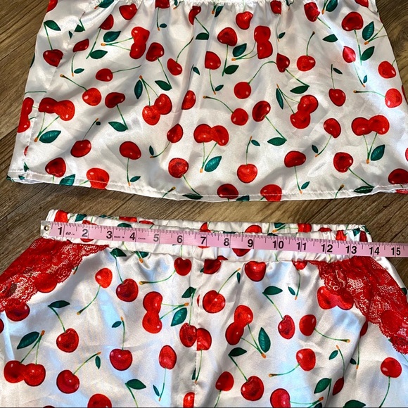 SOLD 💕NEW Boohoo Satin Cherry Sleep Set - Picture 15 of 16